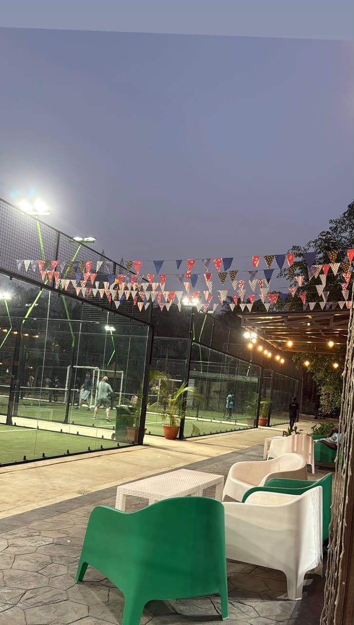 Monaliza Tennis Club seating